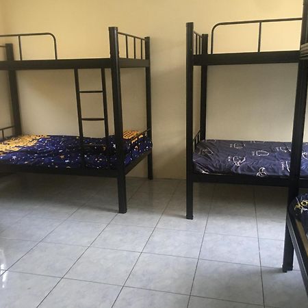 Hostel Gung Domitory Pattaya Exterior foto