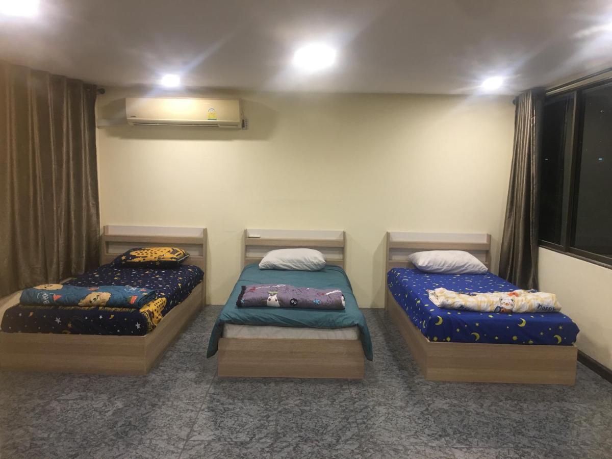 Hostel Gung Domitory Pattaya Exterior foto